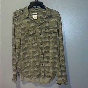 American Eagle Camo Boyfriend shirt